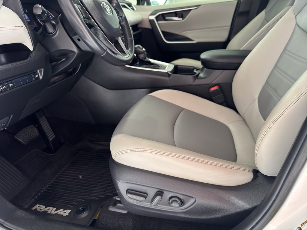 2020 Toyota RAV4 XLE Premium