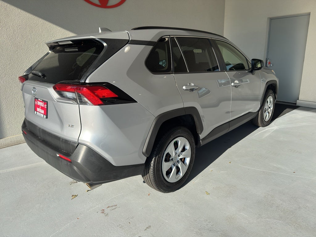 2020 Toyota RAV4 LE