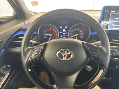 2022 Toyota C-HR XLE