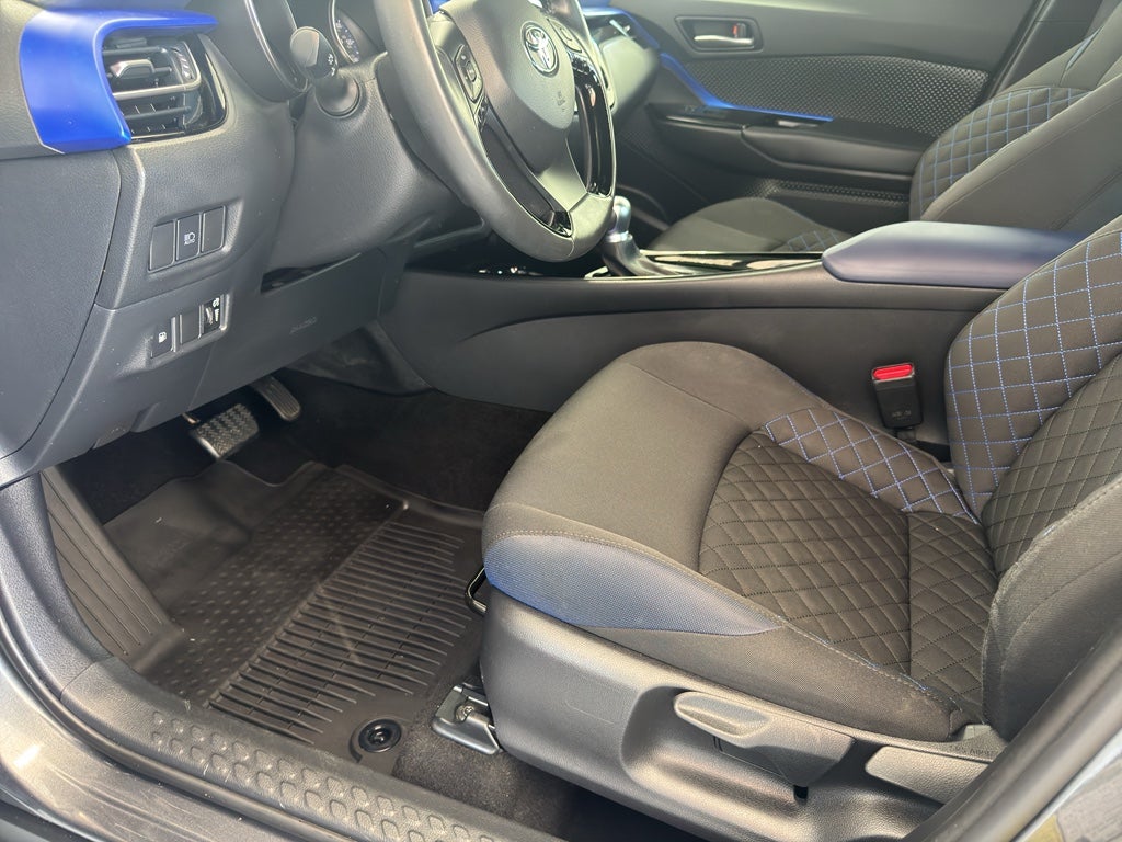 2022 Toyota C-HR XLE