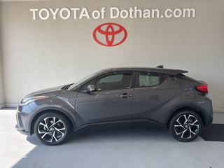 2022 Toyota C-HR XLE