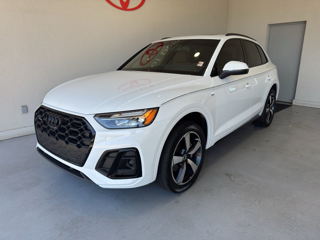 2022 Audi Q5 S line Premium Plus