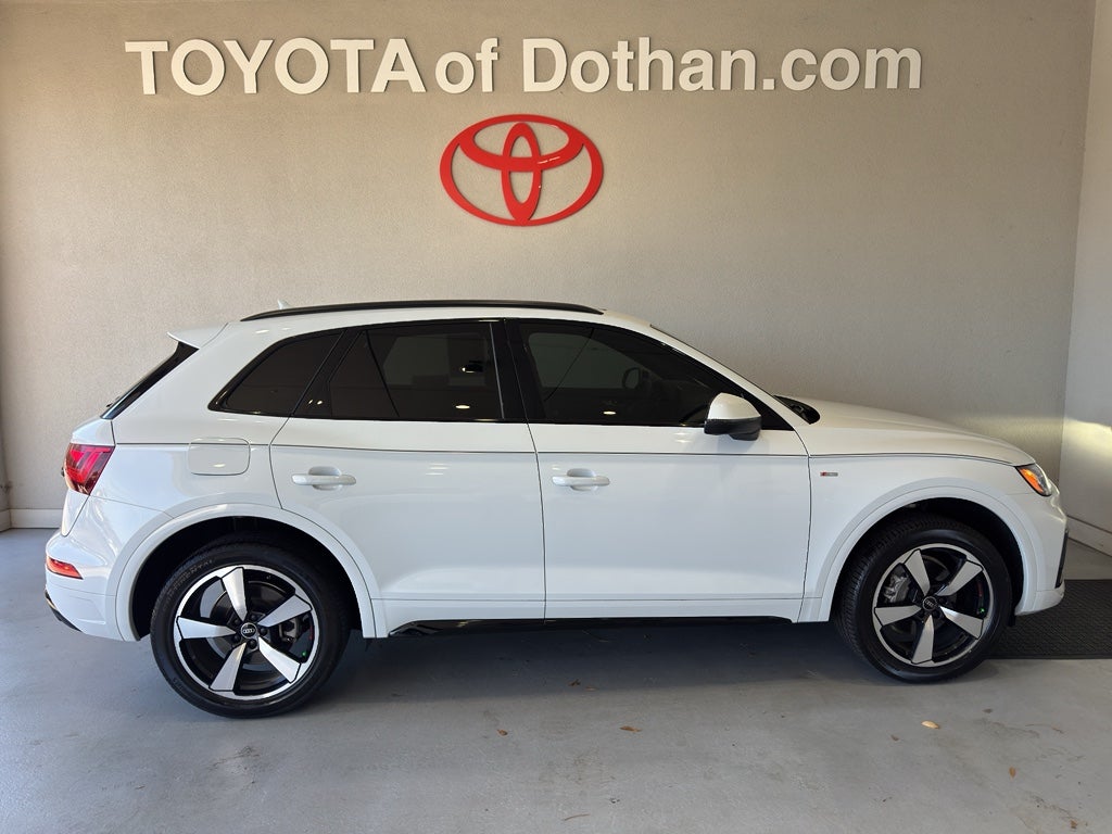 2022 Audi Q5 S line Premium Plus